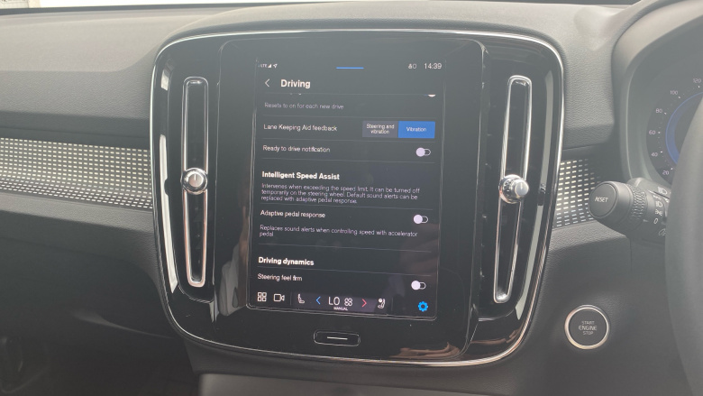 Volvo XC40 2.0 B3P Plus Dark 5dr Auto Petrol Estate